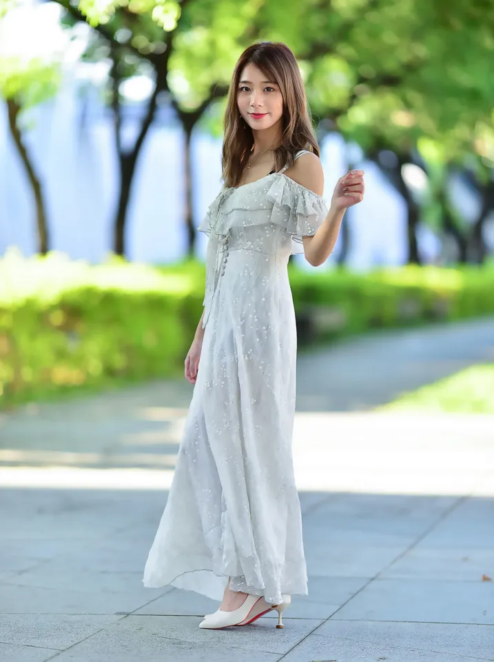 [Mzsock] NO.200 vivi Cao Yuanyuan suspender high-slit long skirt with high heels and beautiful legs street photography#[105P]-68